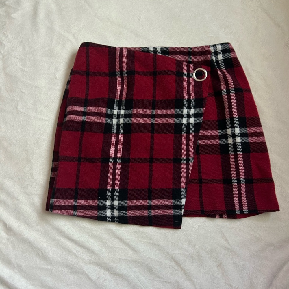 ♥️🌹red plaid skirt 🥀